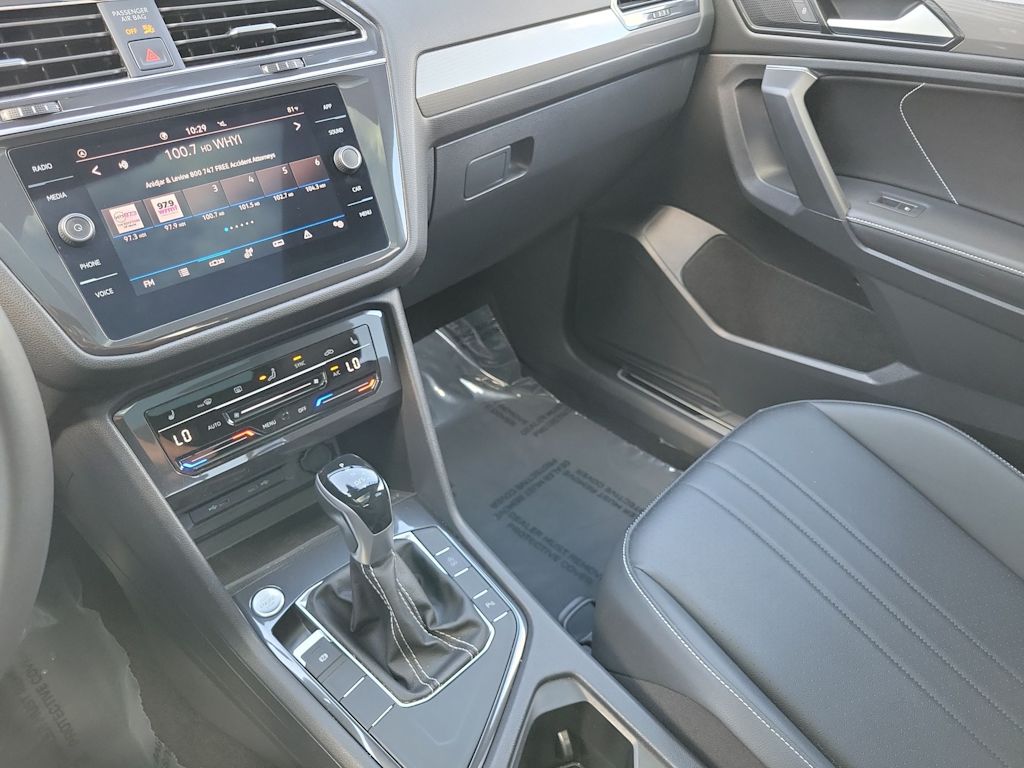 Thumbnail: 2023 Volkswagen Tiguan - 15