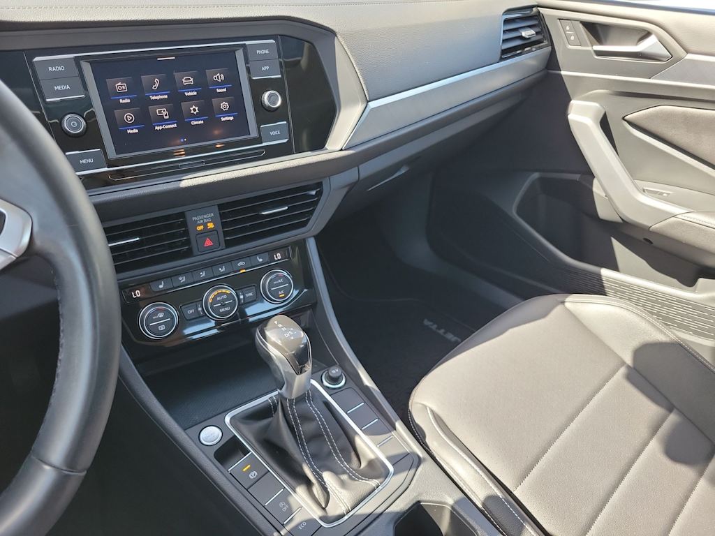 Thumbnail: 2023 Volkswagen Jetta - 14
