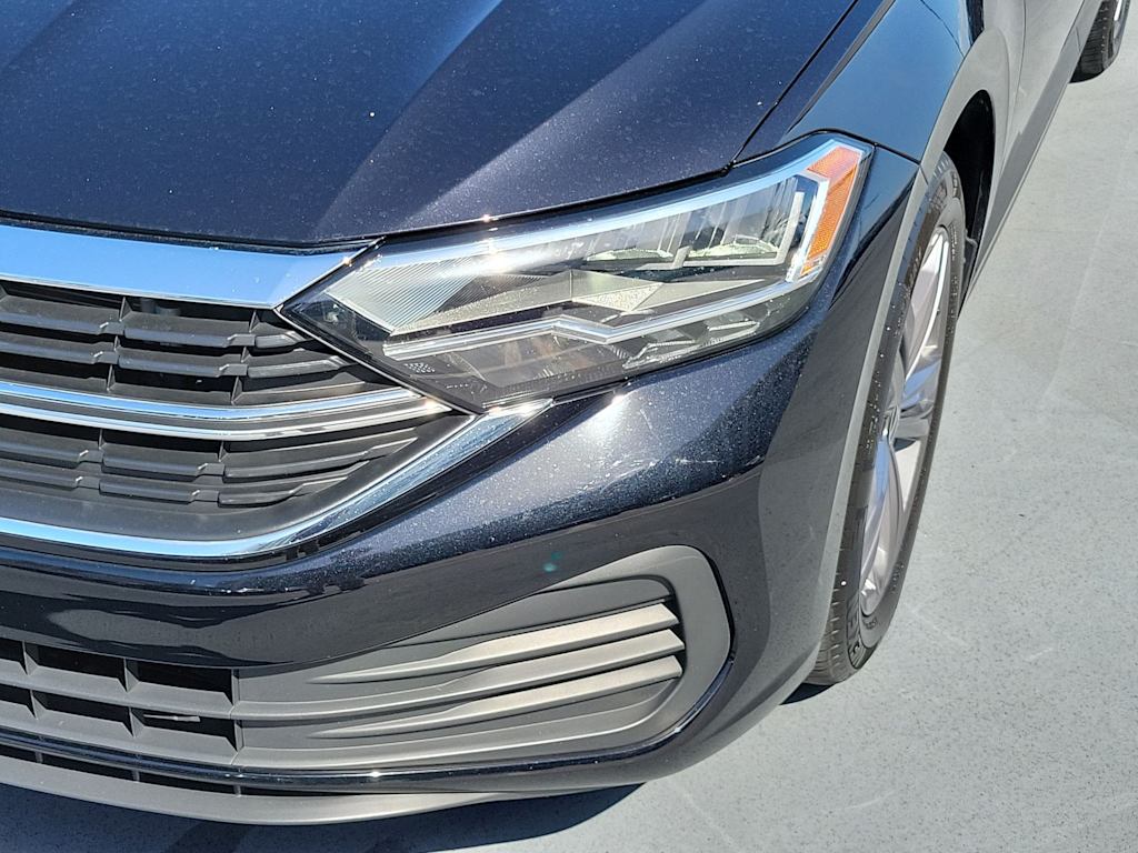 Thumbnail: 2023 Volkswagen Jetta - 22