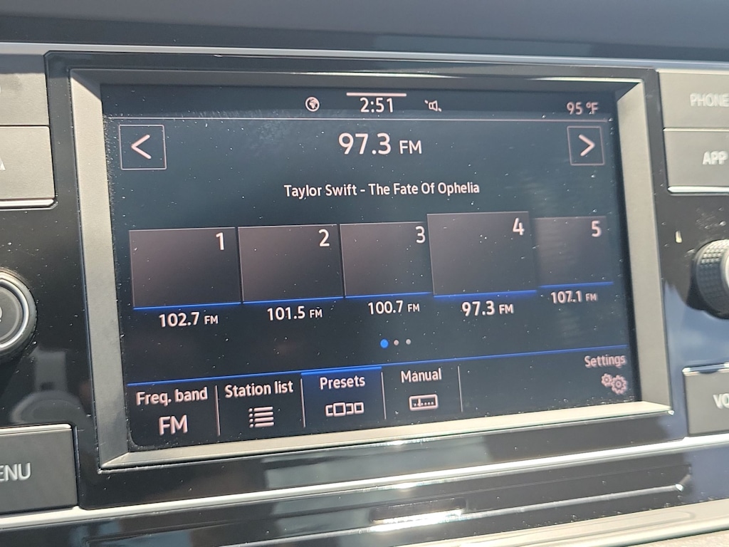Thumbnail: 2021 Volkswagen Jetta - 14
