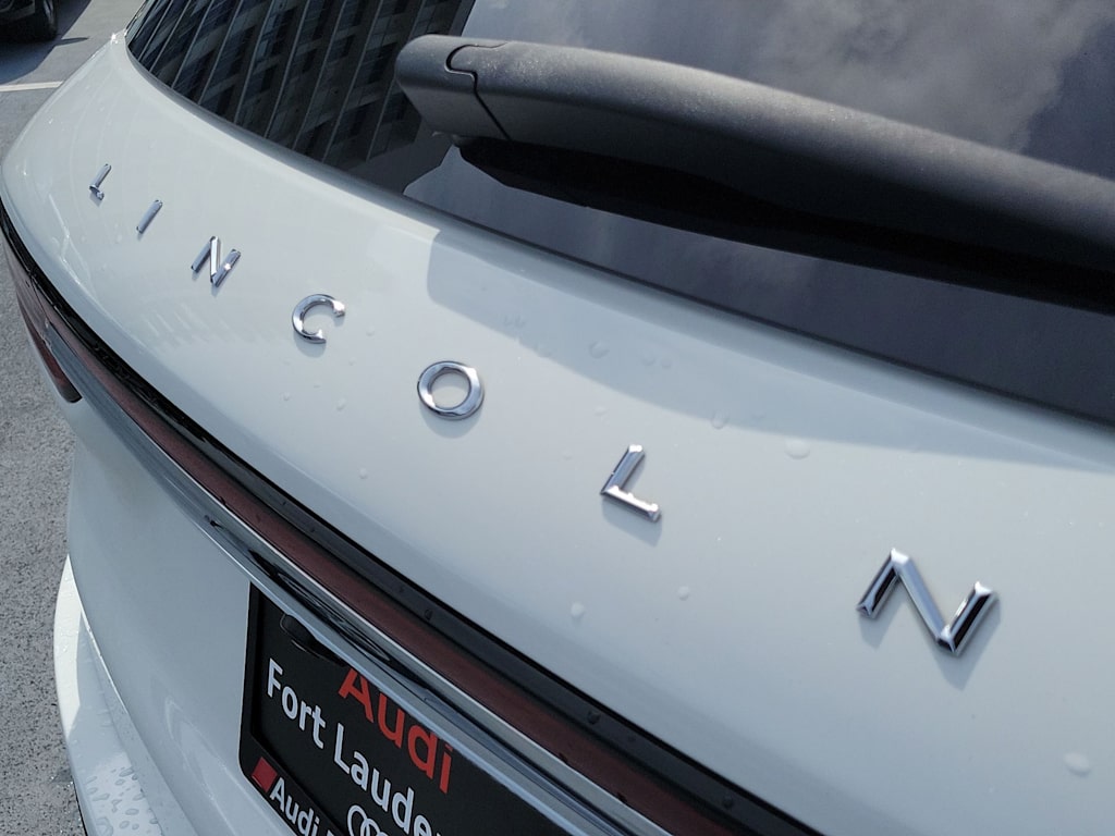 Thumbnail: 2021 Lincoln Corsair - 7