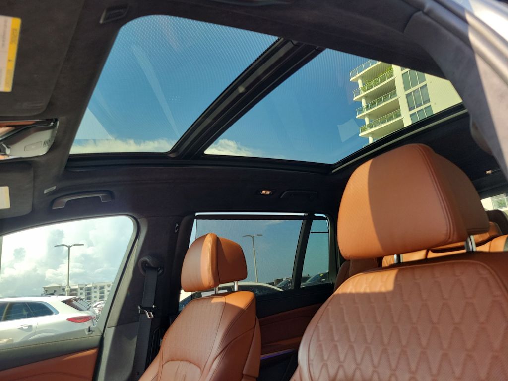 Thumbnail: 2024 BMW X7 - 25