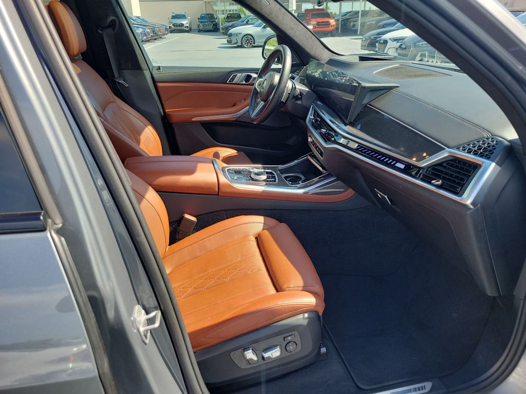 Thumbnail: 2024 BMW X7 - 28