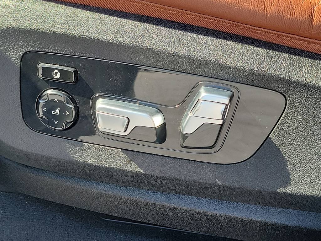 Thumbnail: 2024 BMW X7 - 23