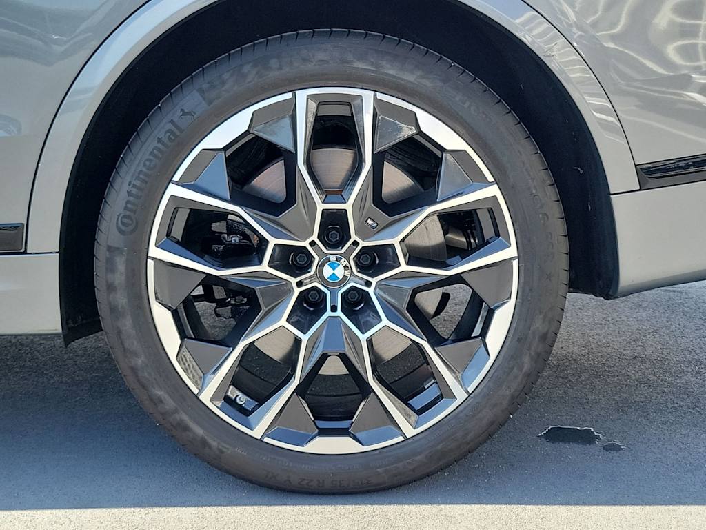 Thumbnail: 2024 BMW X7 - 8