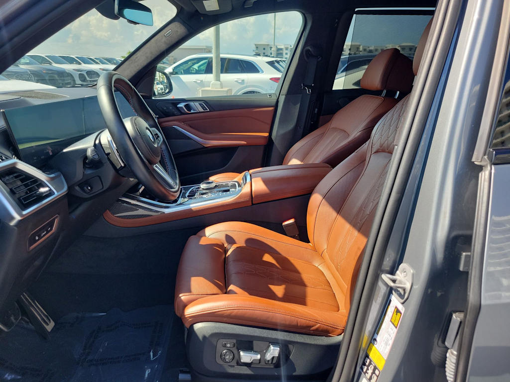 Thumbnail: 2024 BMW X7 - 11