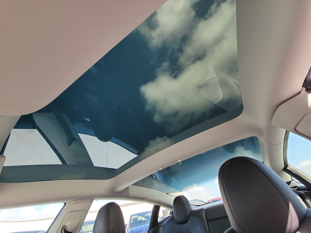 Thumbnail: 2023 Tesla Model 3 - 22
