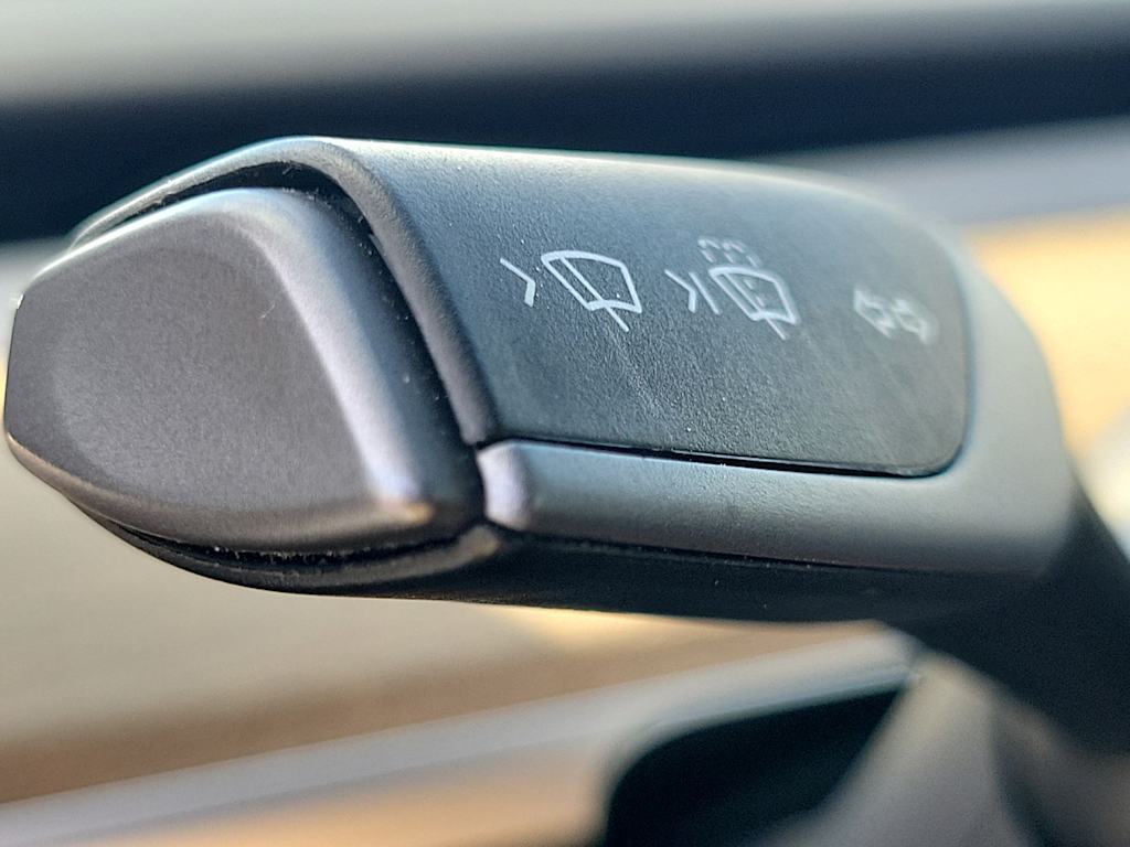 Thumbnail: 2023 Tesla Model 3 - 27