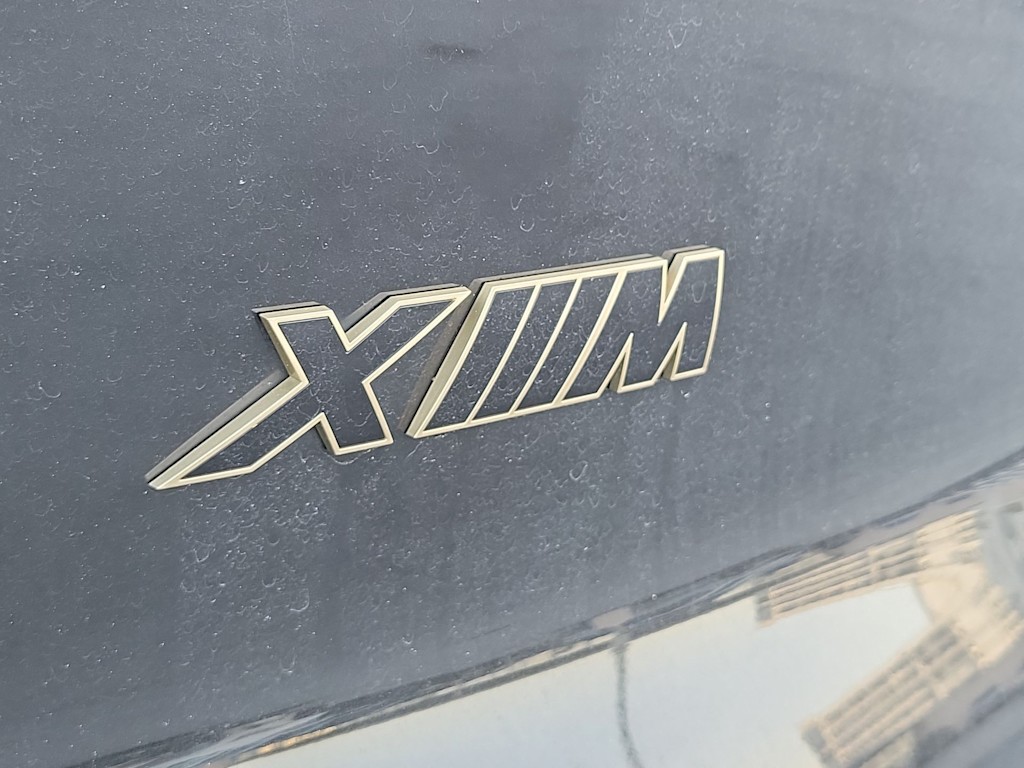 Thumbnail: 2023 BMW XM - 7