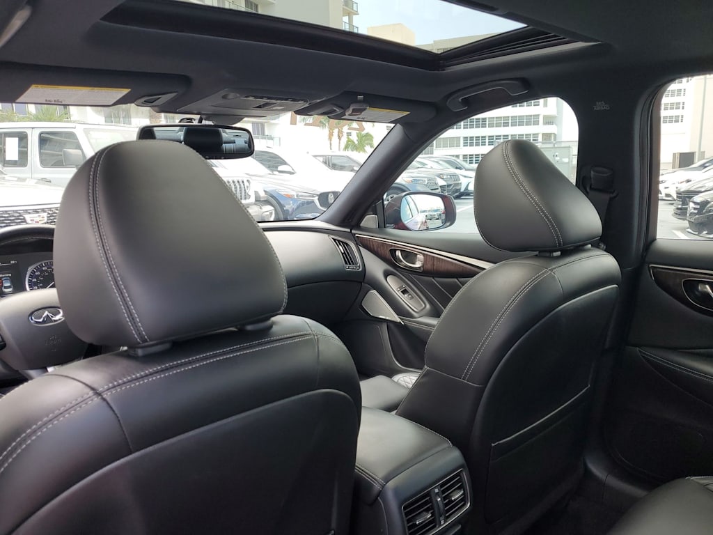 Thumbnail: 2017 INFINITI Q50 - 9