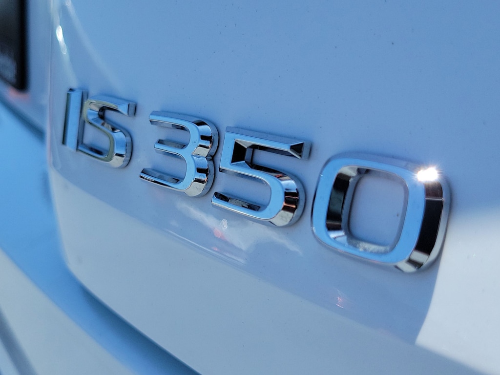 Thumbnail: 2025 Lexus ES - 22