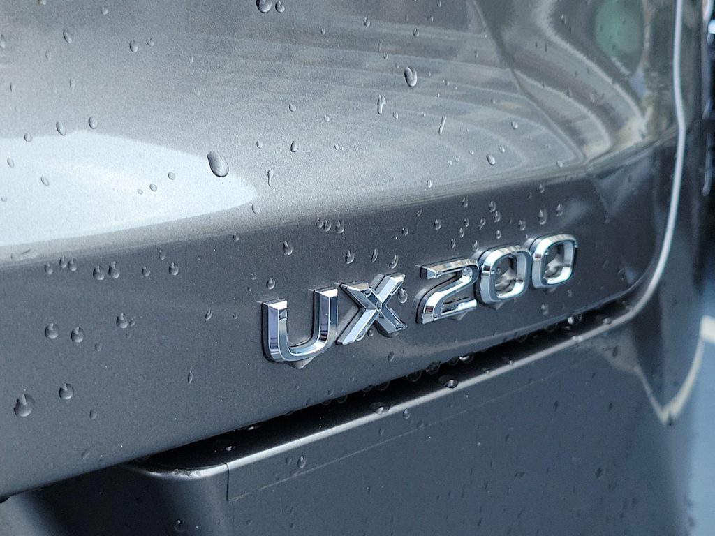 Thumbnail: 2020 Lexus UX - 22