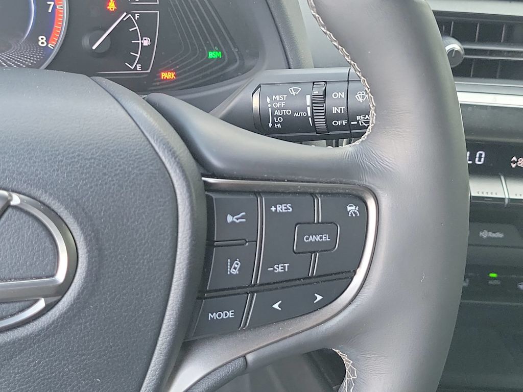 Thumbnail: 2020 Lexus UX - 27