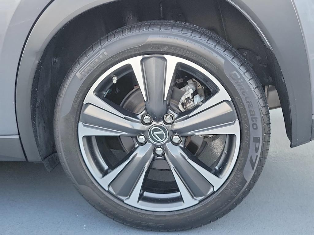 Thumbnail: 2020 Lexus UX - 8