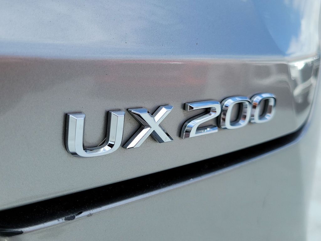 Thumbnail: 2021 Lexus UX - 22