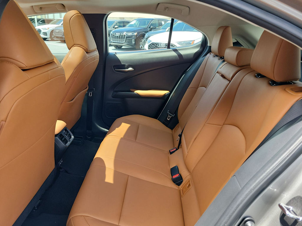 Thumbnail: 2021 Lexus UX - 25