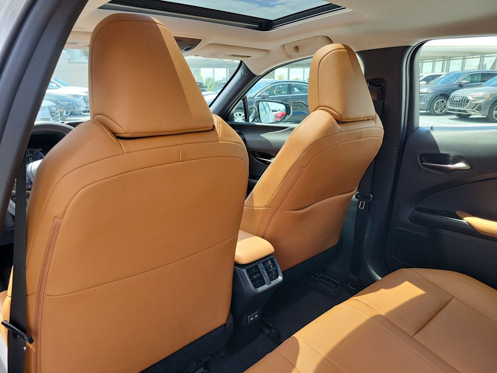 Thumbnail: 2021 Lexus UX - 12