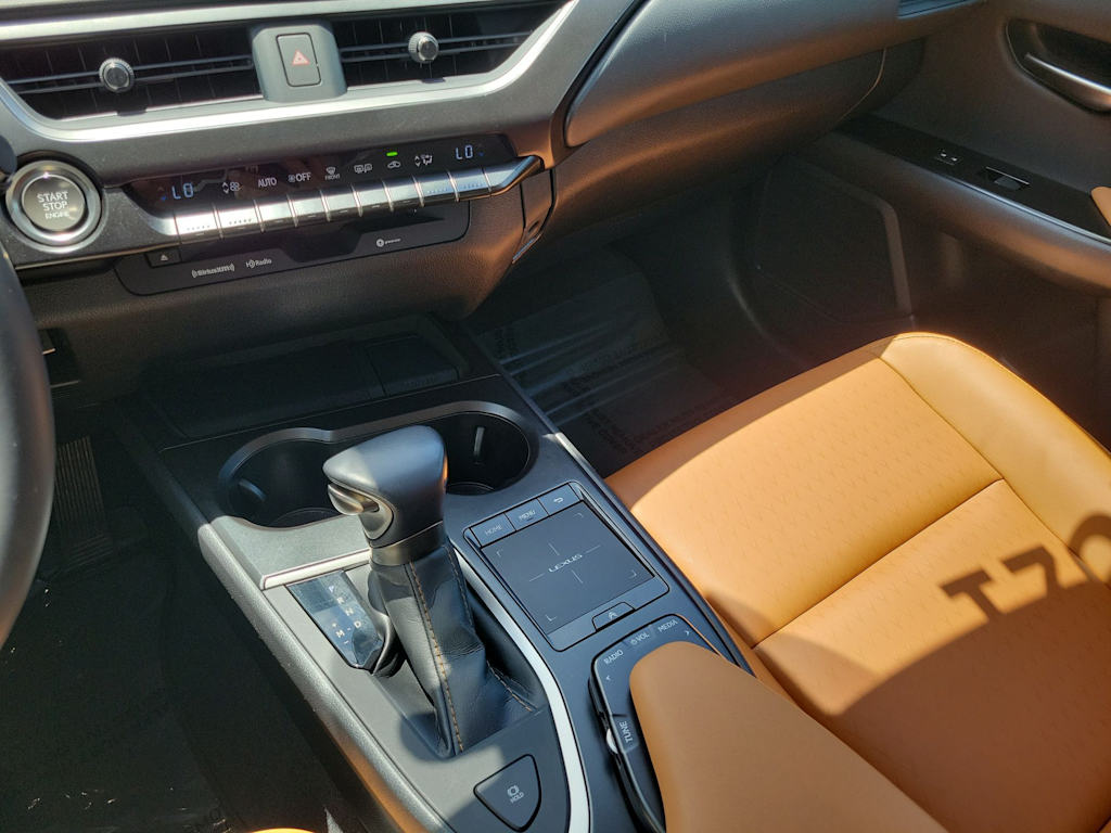 Thumbnail: 2021 Lexus UX - 15