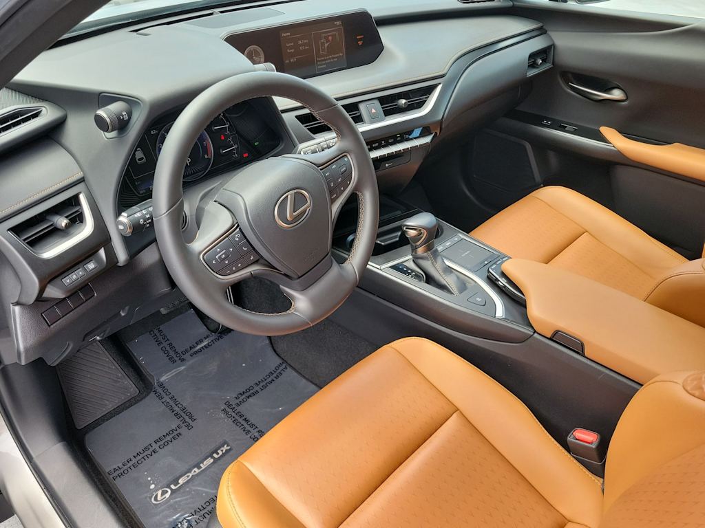 Thumbnail: 2021 Lexus UX - 2
