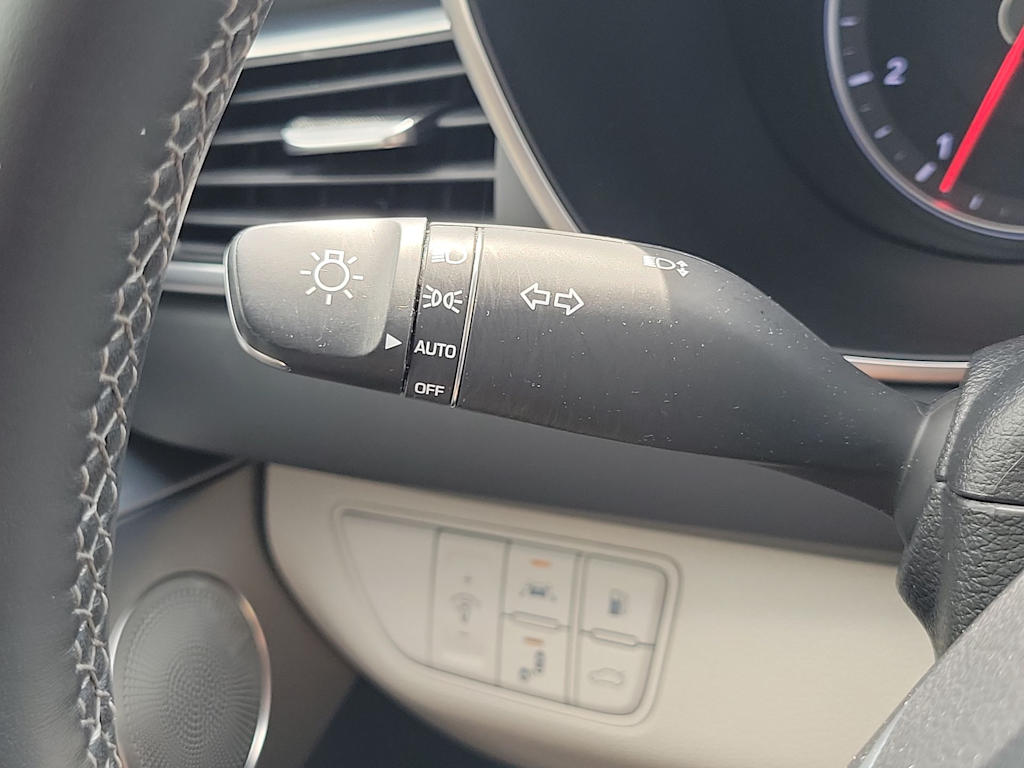 Thumbnail: 2019 Genesis G70 - 33