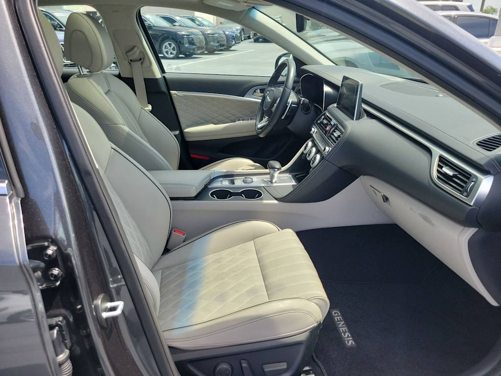 Thumbnail: 2019 Genesis G70 - 29