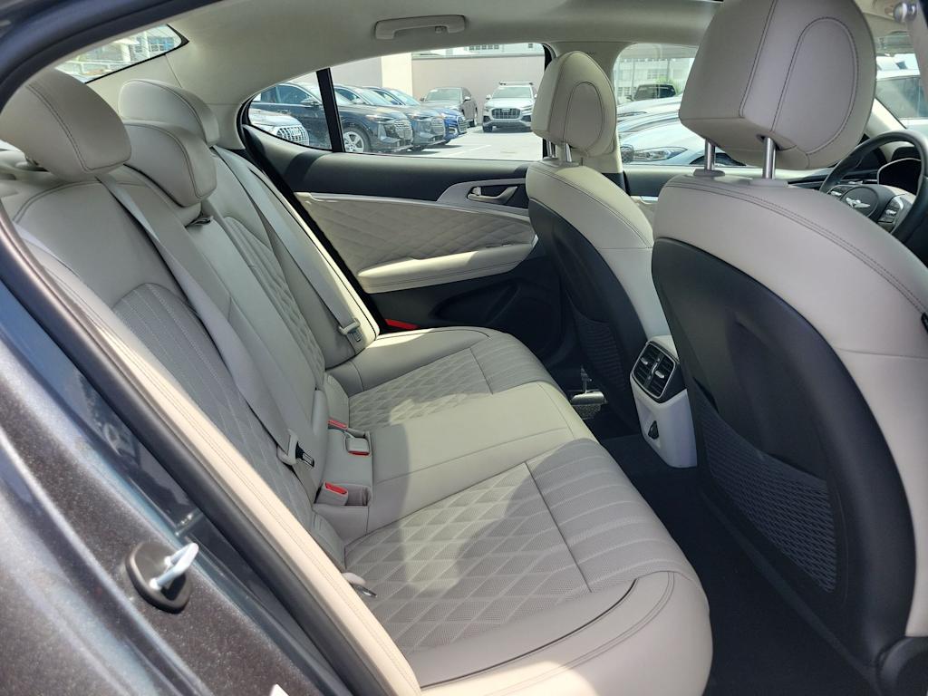 Thumbnail: 2019 Genesis G70 - 27