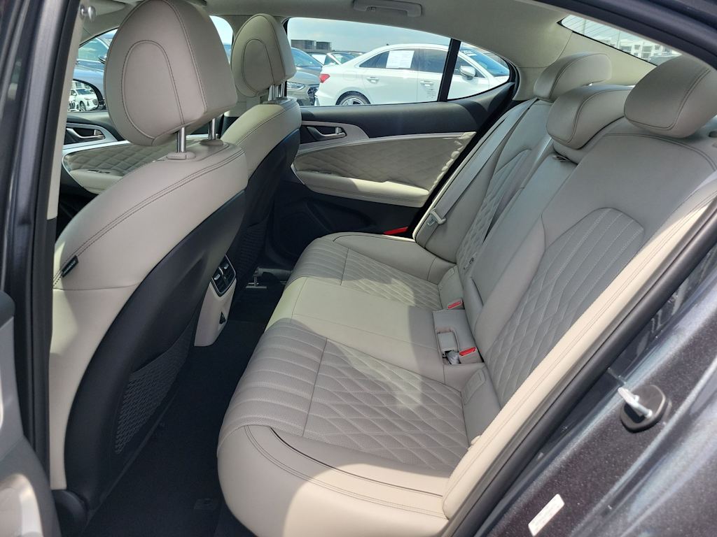 Thumbnail: 2019 Genesis G70 - 13