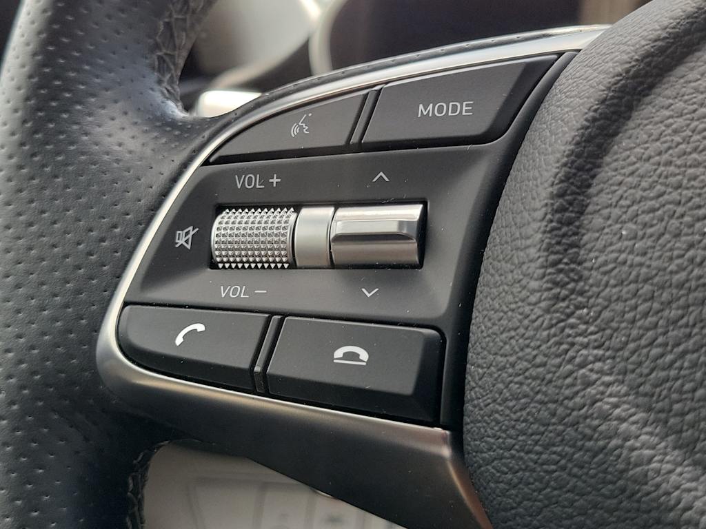 Thumbnail: 2019 Genesis G70 - 30