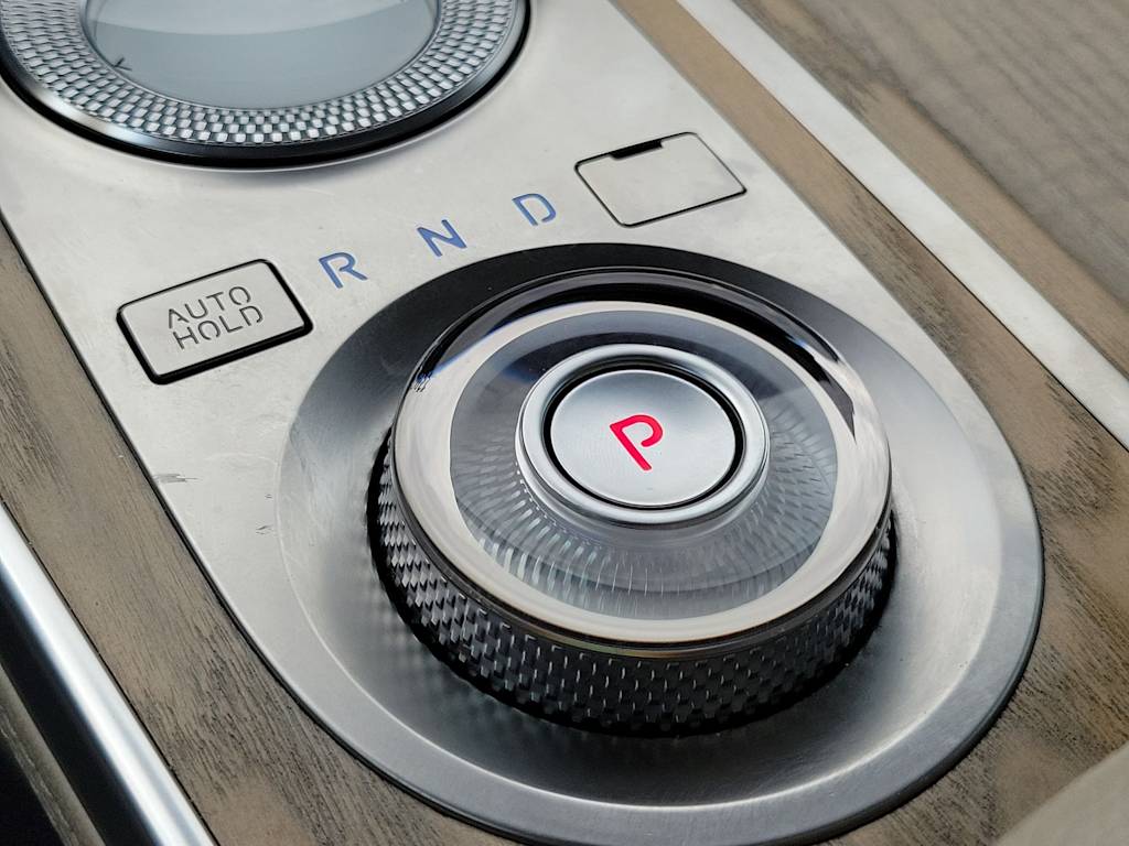 Thumbnail: 2021 Genesis GV80 - 32