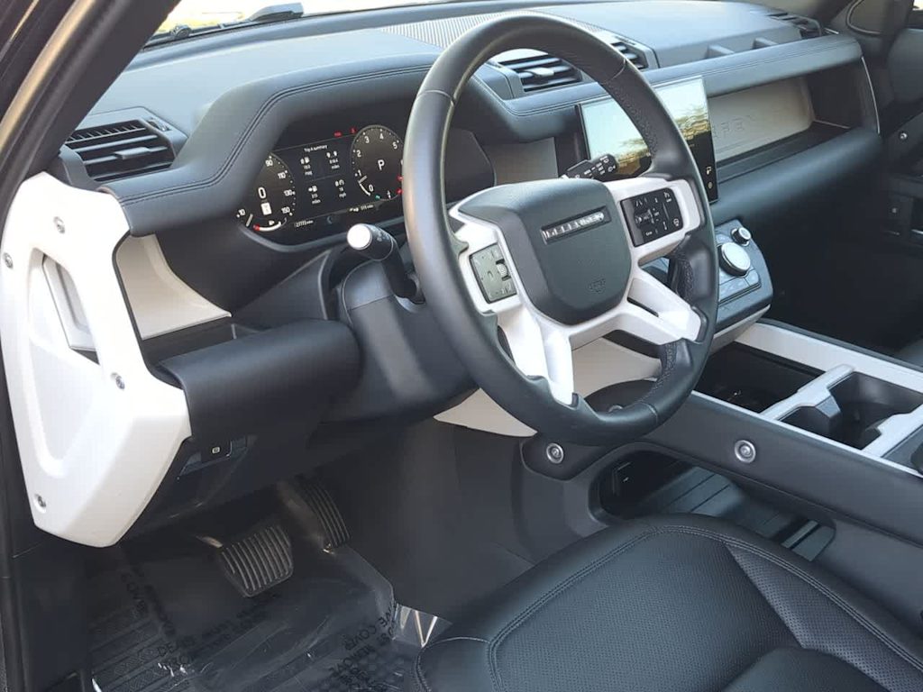 Thumbnail: 2025 Land Rover Defender - 2