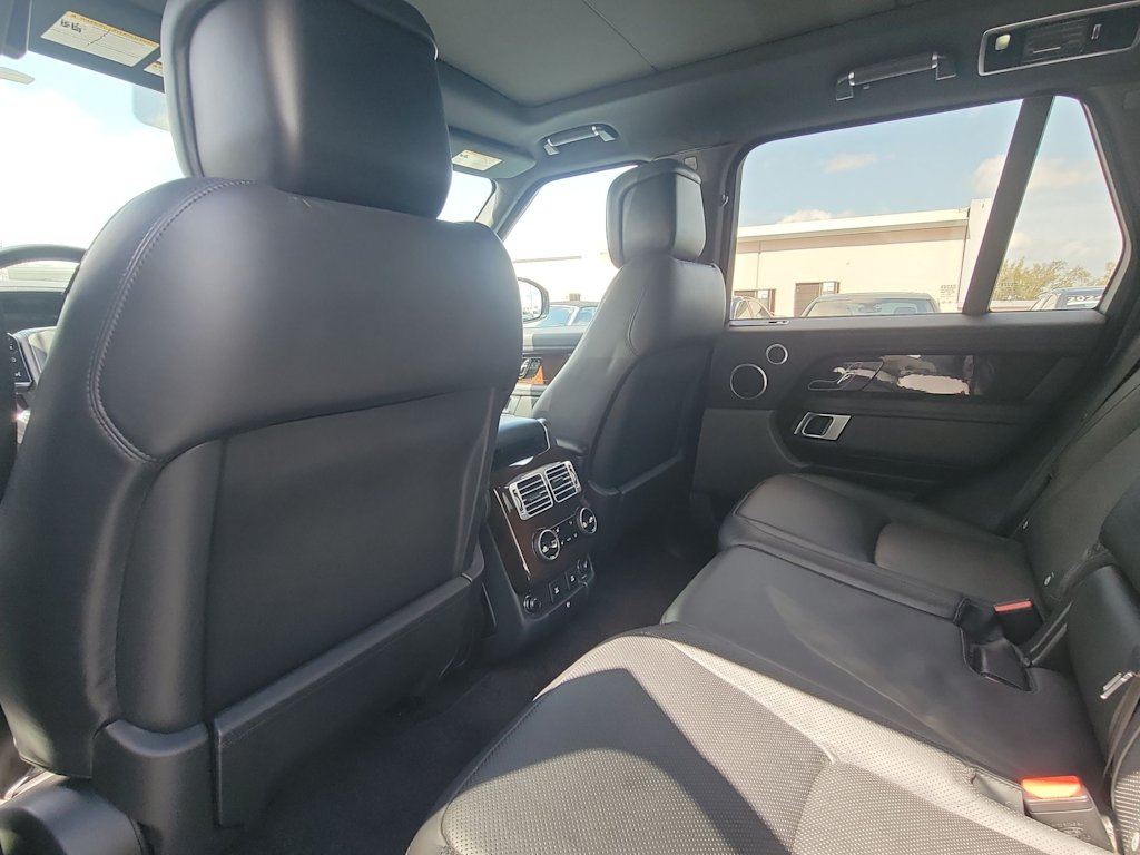 Thumbnail: 2018 Land Rover Range Rover - 12