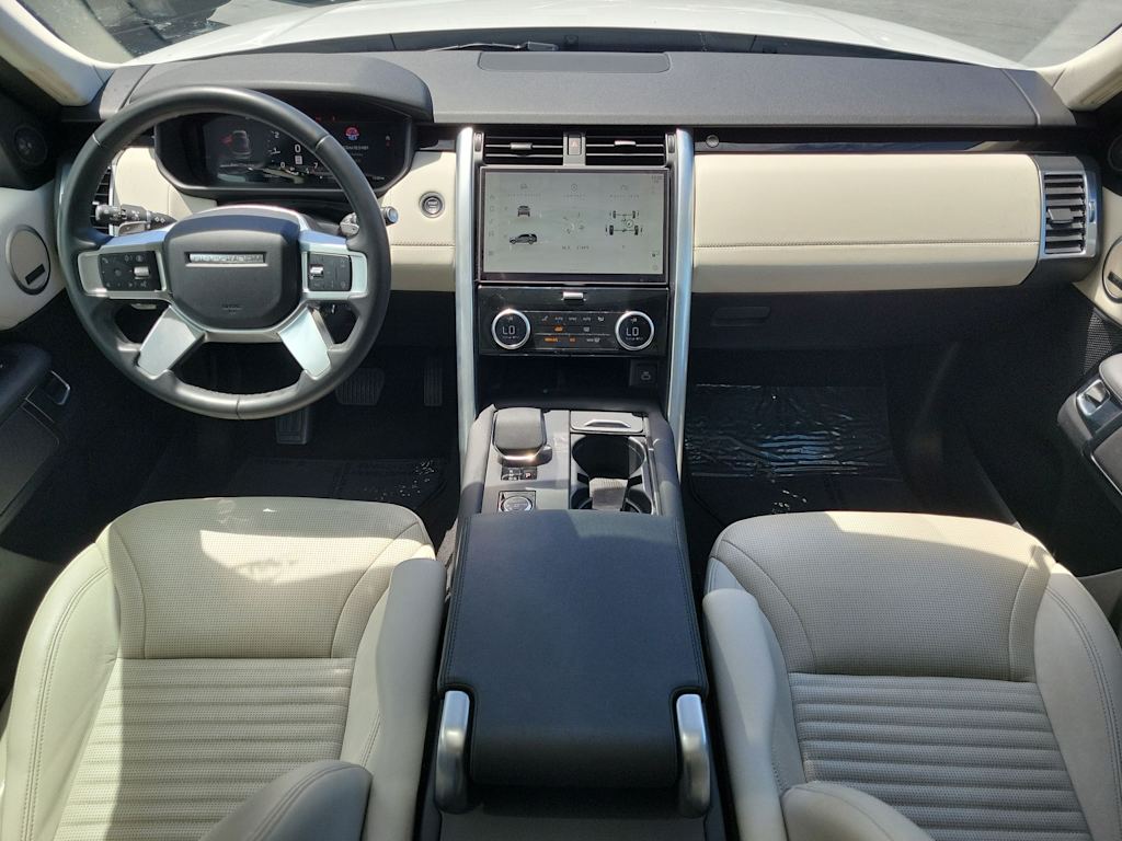 Thumbnail: 2025 Land Rover Discovery - 9