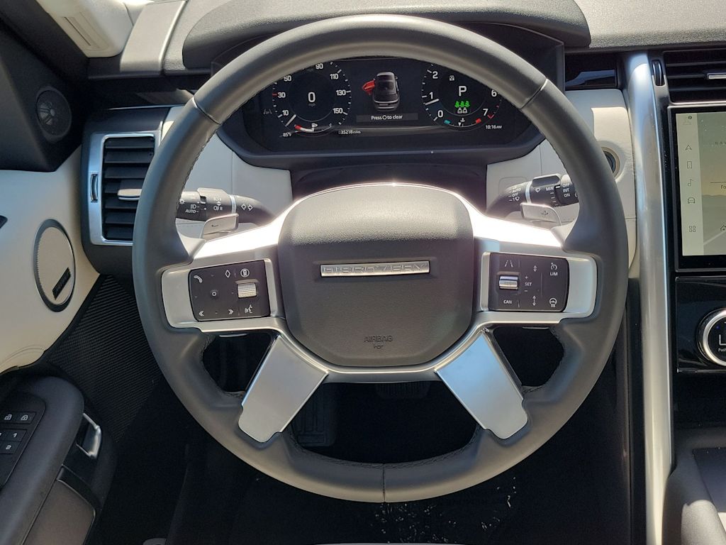 Thumbnail: 2025 Land Rover Discovery - 13