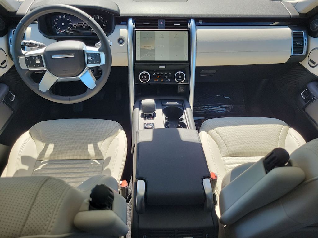 Thumbnail: 2025 Land Rover Discovery - 9