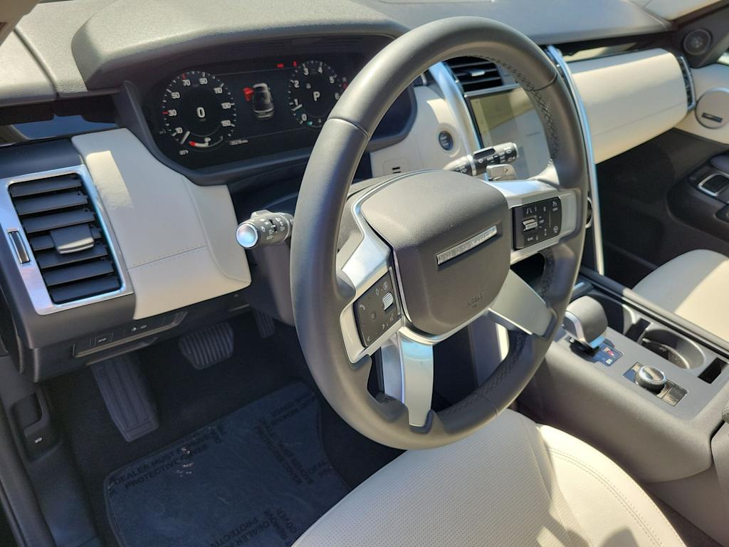 Thumbnail: 2025 Land Rover Discovery - 2