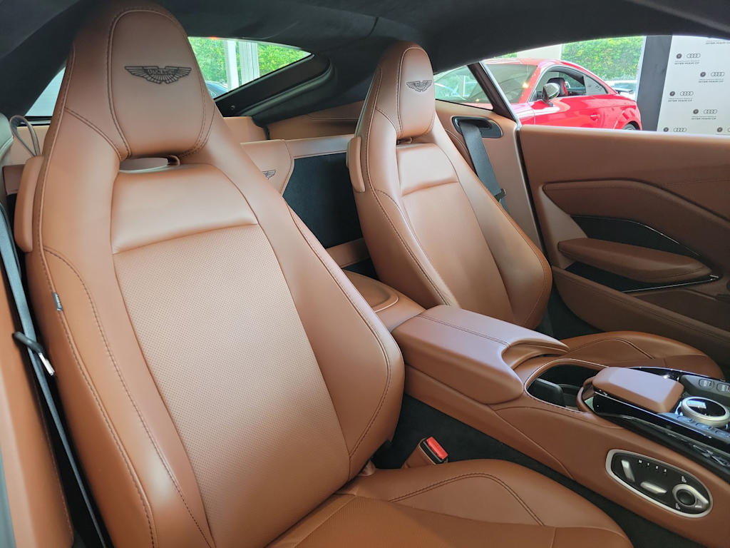 Thumbnail: 2020 Aston Martin Vantage - 11
