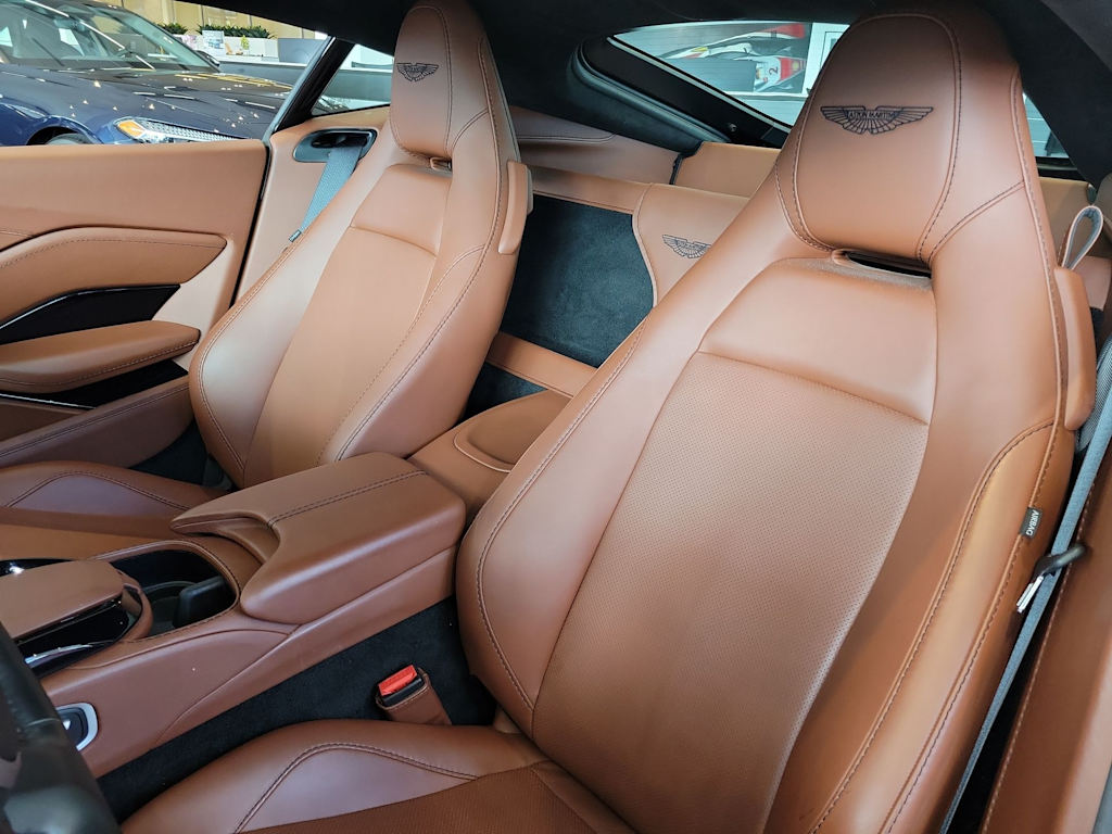 Thumbnail: 2020 Aston Martin Vantage - 10