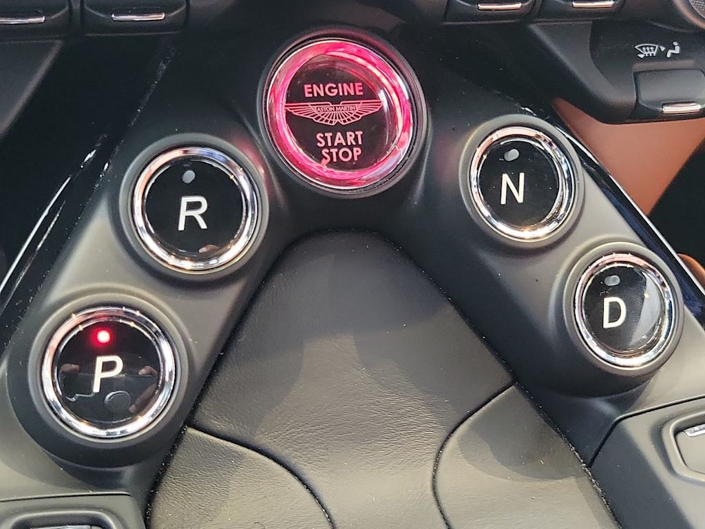 Thumbnail: 2020 Aston Martin Vantage - 20