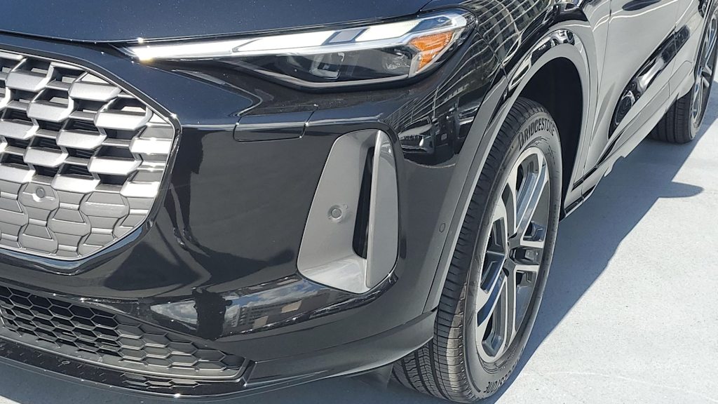 Thumbnail: 2025 Audi Q5 - 9