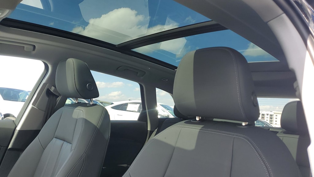 Thumbnail: 2025 Audi Q5 - 24