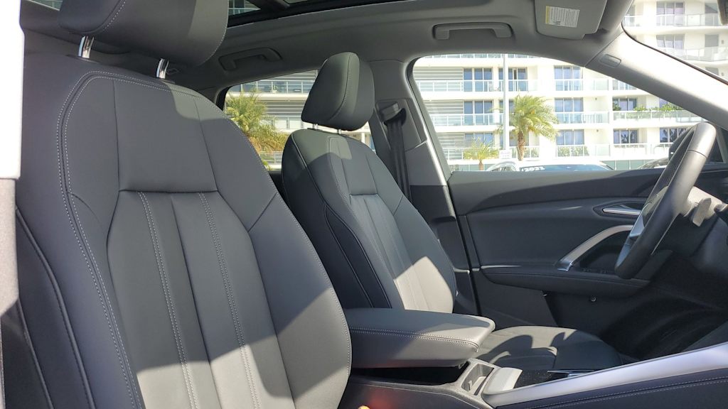 Thumbnail: 2025 Audi Q5 - 12