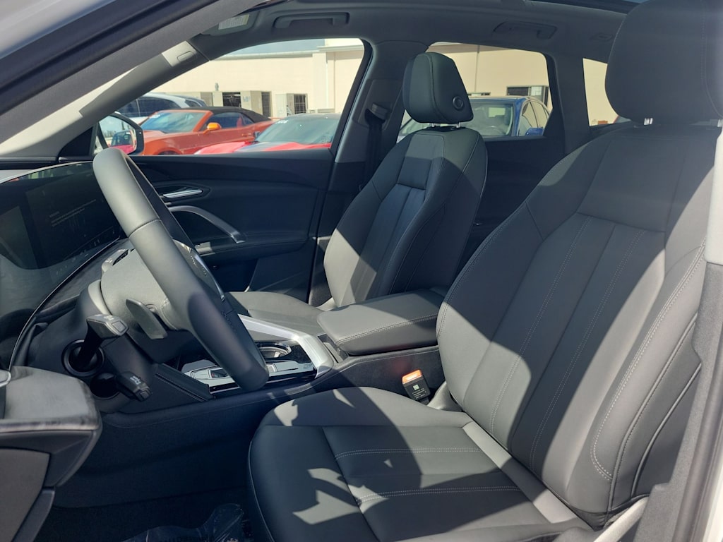 Thumbnail: 2025 Audi Q5 - 11