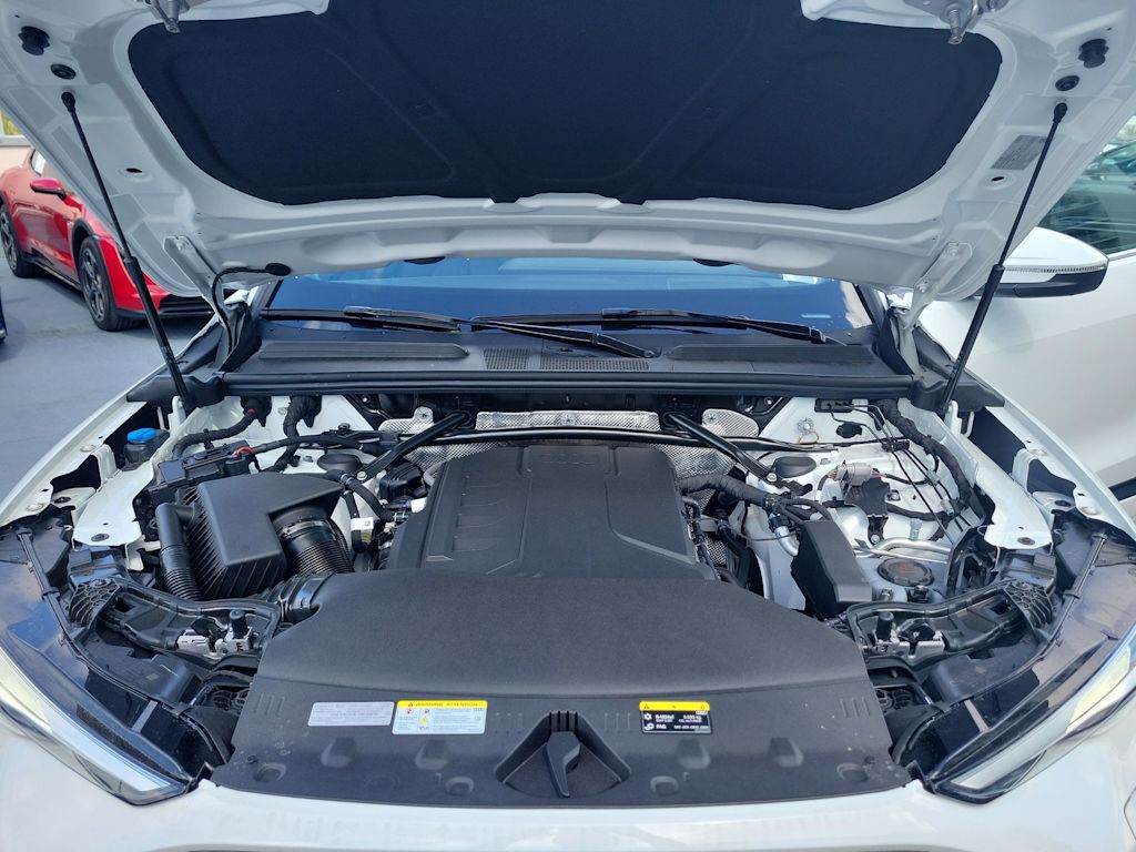 Thumbnail: 2025 Audi Q5 - 9