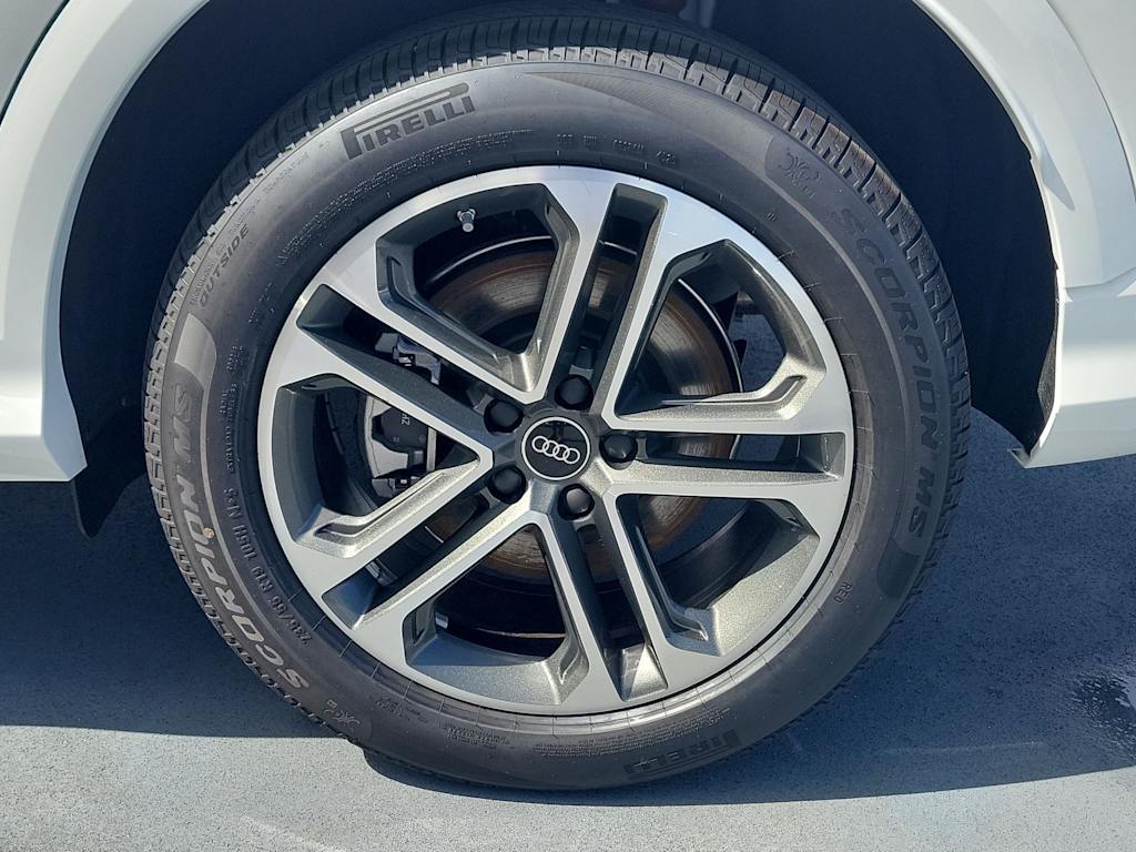 Thumbnail: 2025 Audi Q5 - 8