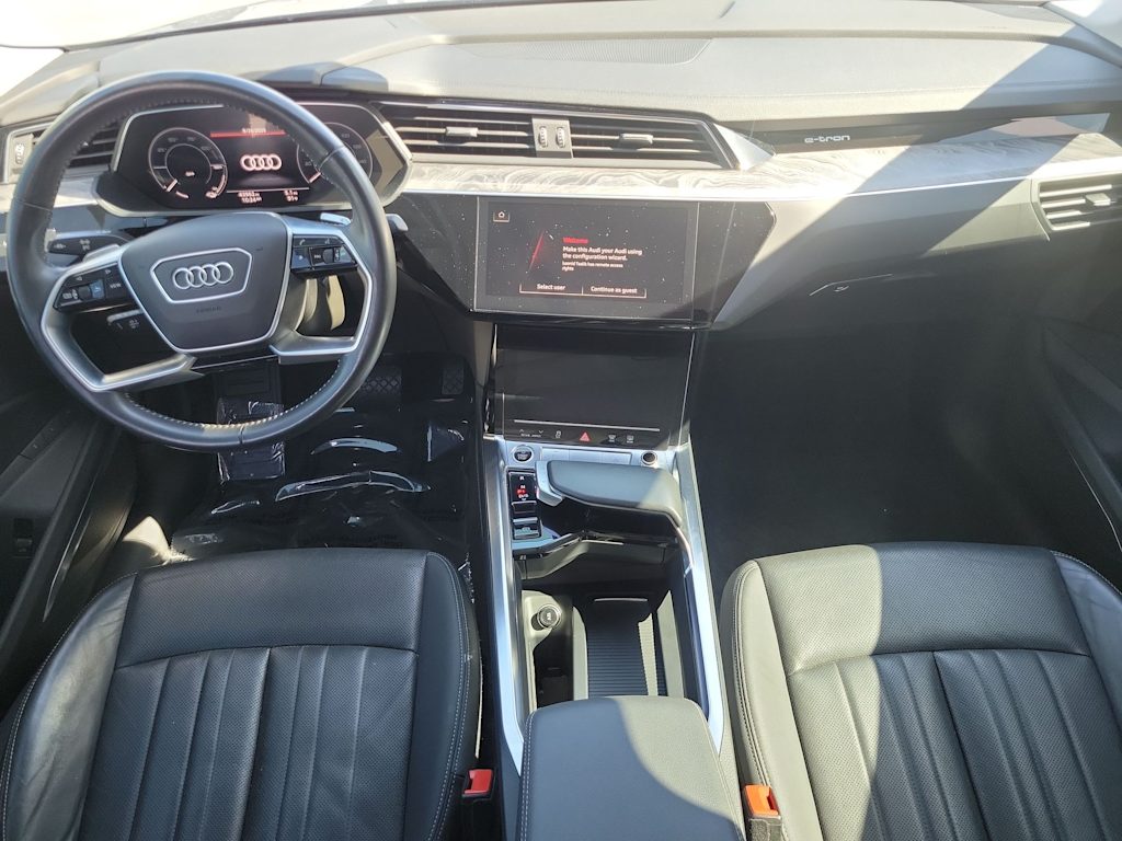 Thumbnail: 2021 Audi e-tron - 10