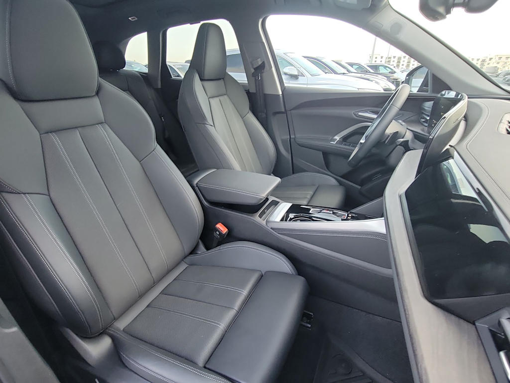 Thumbnail: 2025 Audi Q5 - 12