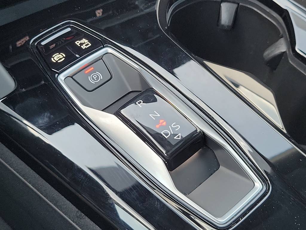 Thumbnail: 2025 Audi Q5 - 16