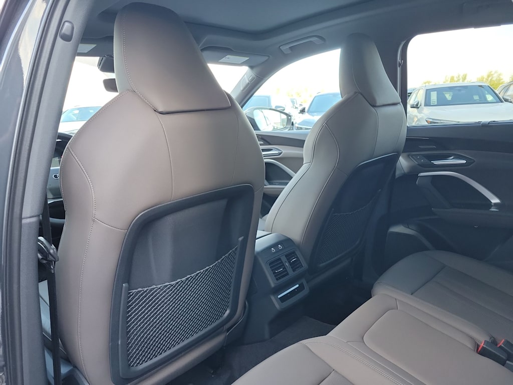 Thumbnail: 2025 Audi Q5 - 12