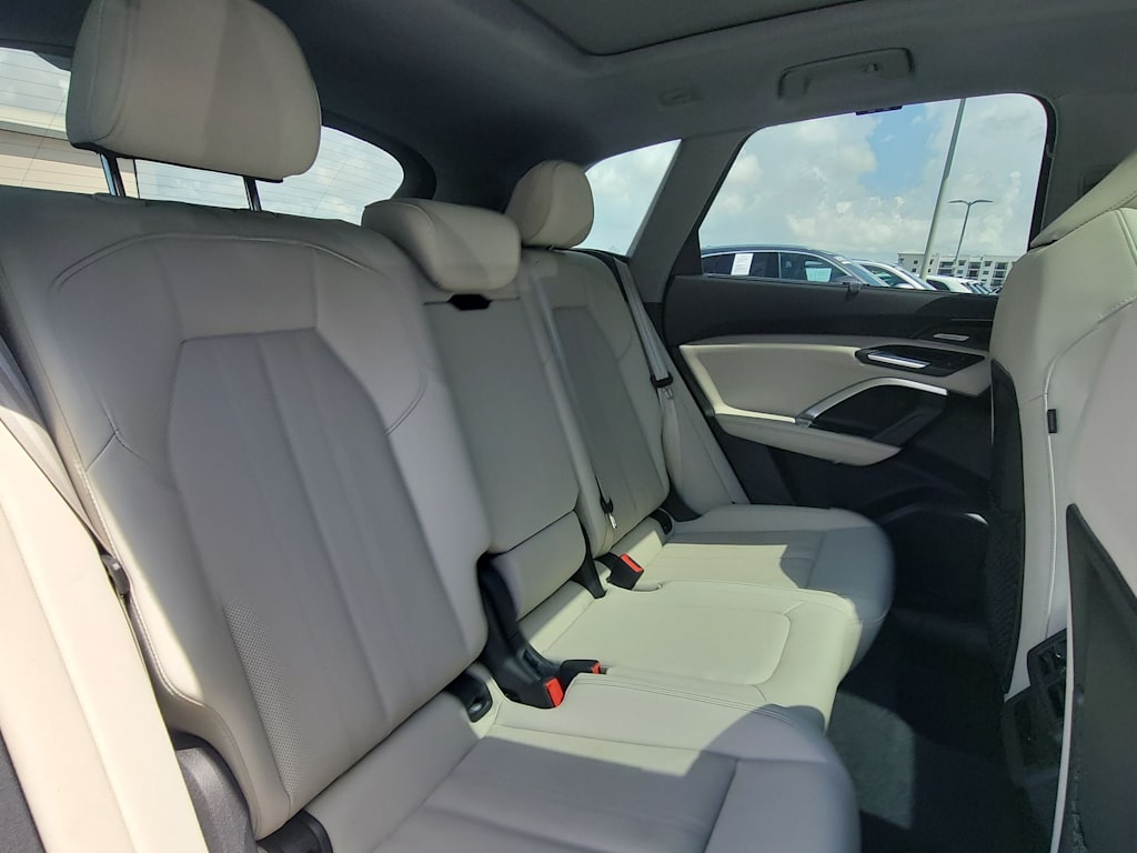 Thumbnail: 2025 Audi Q5 - 28