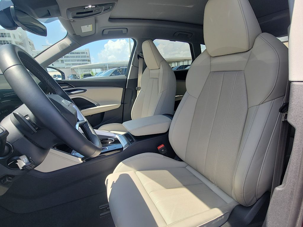 Thumbnail: 2025 Audi Q5 - 11